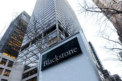 Комиссия по ценным бумагам и биржам США (SEC) наложила штраф на Blackstone, KKR, Apollo и других участников рынка за нарушение правил в сфере борьбы с нежелательной текстовой рекламой