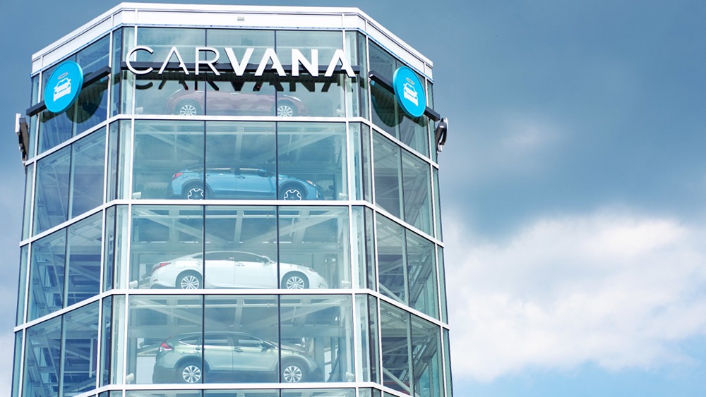 Компания Carvana приглашает всех желающих принять участие в инвестиционном туре по своему центру инспекции и восстановления в городе Хейнс-Сити, штат Флорида