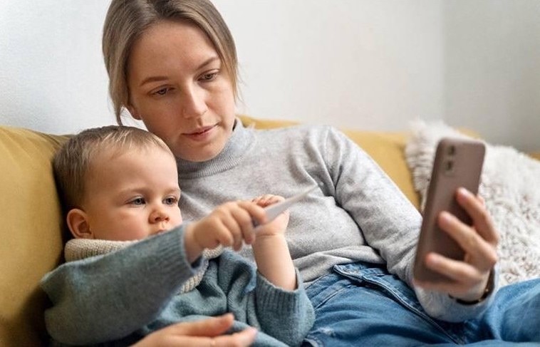 Запретят ли родителям пользоваться соцсетями в присутствии детей?