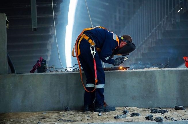 Почему сварщики стали самыми высокооплачиваемыми специалистами в России?