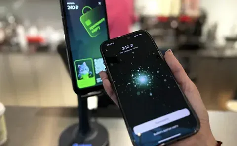 Почему клиенты активно переходят на pay-сервисы банков?