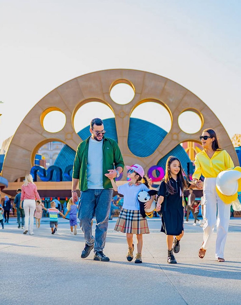 Какие развлечения ждут посетителей в тематических парках Dubai Parks and Resorts и как туда удобнее всего доехать?