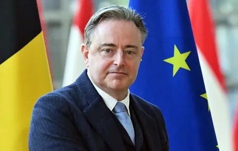 Какие последствия может вызвать конфискацию замороженных российских активов для международного права и мировых рынков?