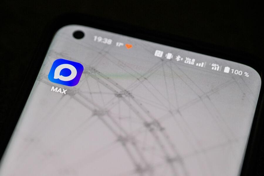 Почему с 1 сентября на смартфоны в России будут предустанавливать мессенджер Max?