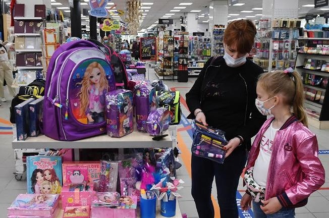 Какие расходы ждут родителей перед началом учебного года в 2025-м?