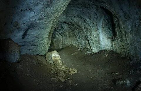 Что скрывает загадочная Барсуковская пещера и почему она притягивает туристов?