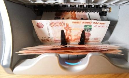 Какой реальный дефицит бюджета ожидает Россию в конце года?