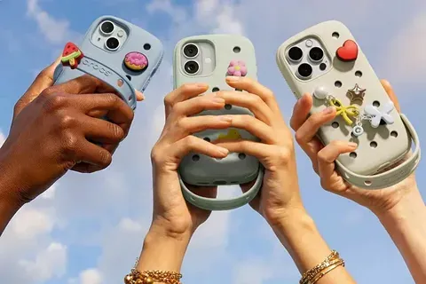 Как Crocs «обули» iPhone в фирменные тапочки?