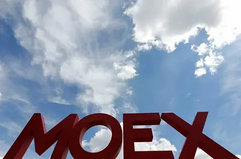 Какие акции лидируют на Мосбирже сегодня?