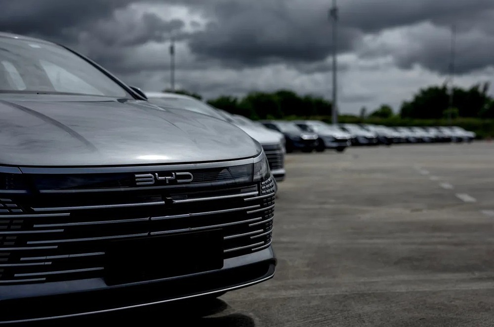 Как падение прибыли BYD влияет на рынок электромобилей?