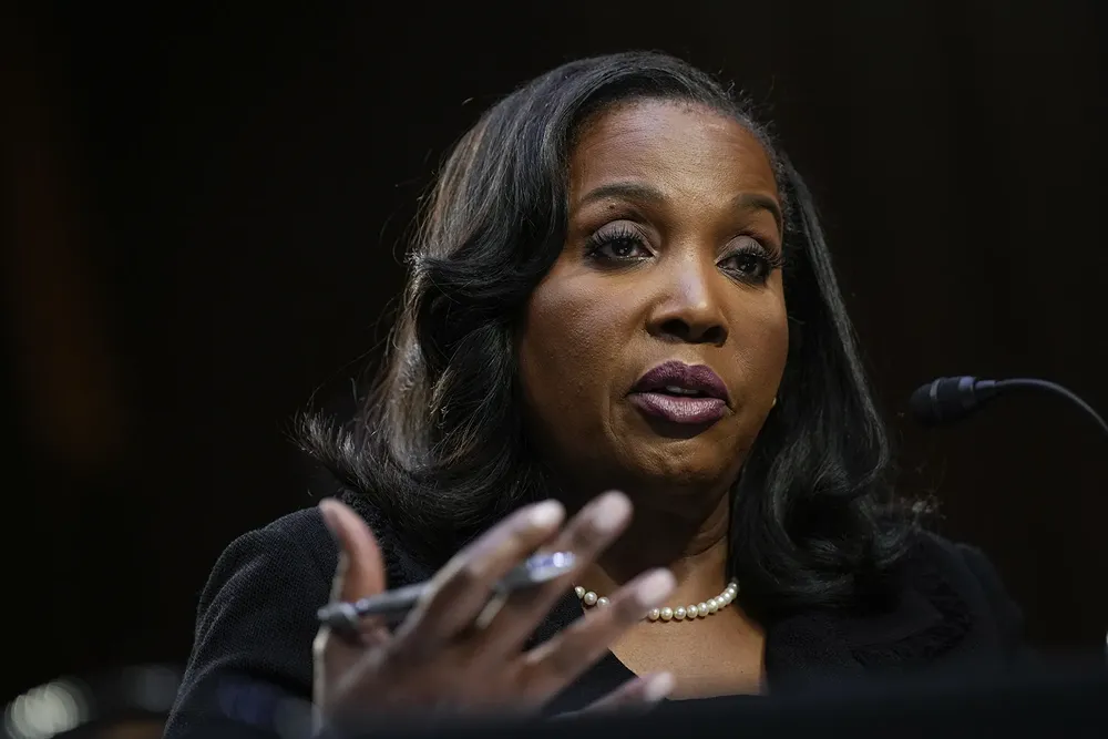 Почему Трамп хочет уволить главу ФРС?