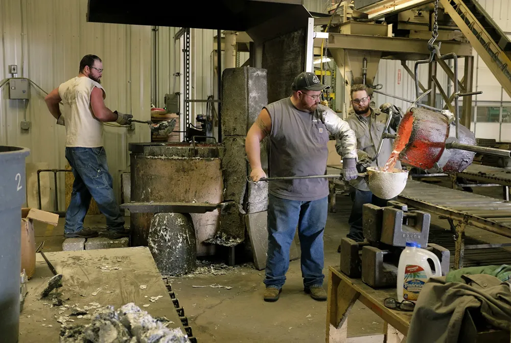 Почему число рабочих мест на заводах США продолжает сокращаться?