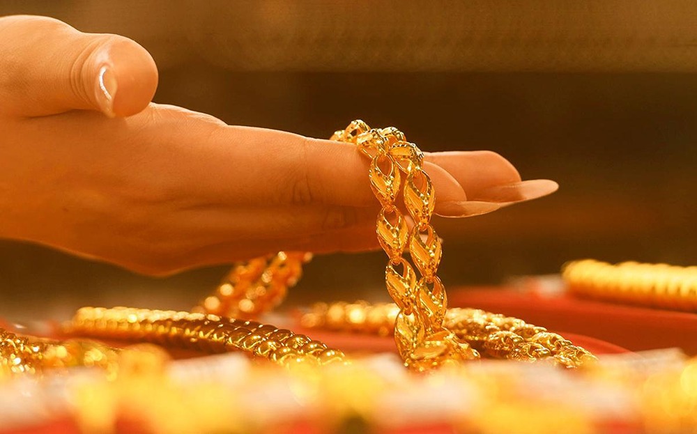 Что стоит за историческим ростом цен на золото в 2025 году?