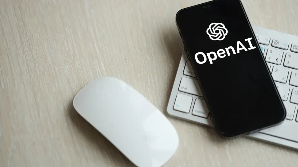 Сообщается, что SoftBank намерен инвестировать 500 млн долларов в стартап OpenAI, занимающийся разработкой искусственного интеллекта