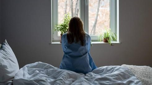 Холодное лето привело к четырехкратному увеличению спроса на психологов — правда ли это?