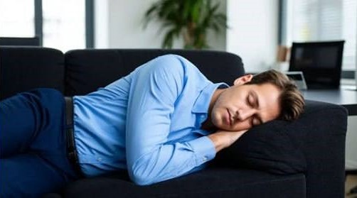 Может ли 20-минутный сон повысить вашу эффективность на работе?