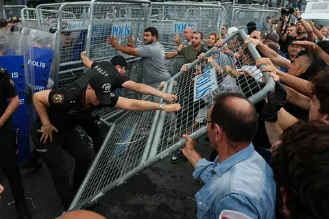 Чем грозит кризис в оппозиционной партии Турции?