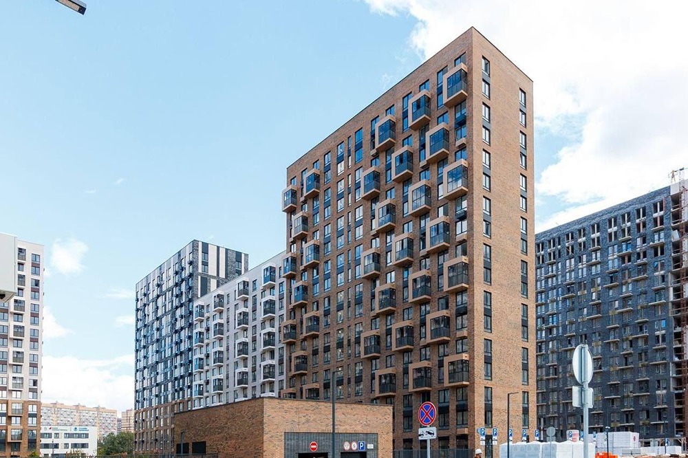 Какова причина раннего вручения ключей владельцам квартир в жилом комплексе «Пригород Лесное»?