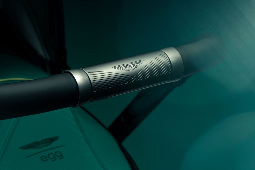 Как Aston Martin меняет представление о детских колясках?