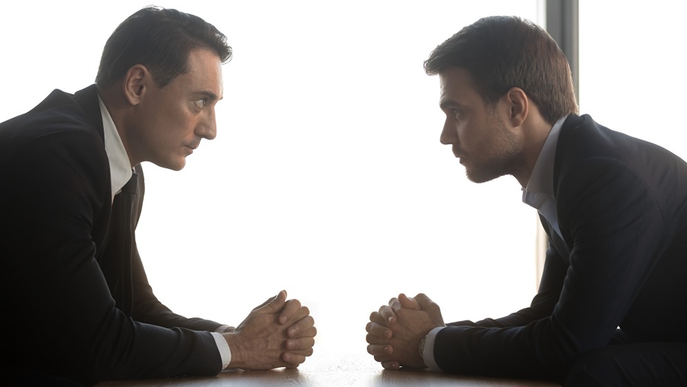 Возможно ли в 2025 году сочетать личные симпатии и деловые отношения?