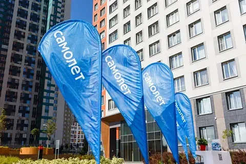 Какие секторы получают выгоду от падения ставки до 17%?