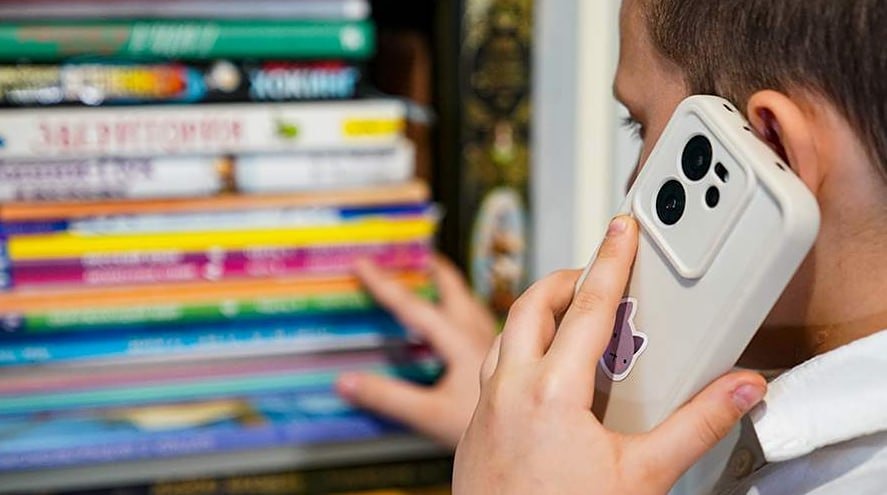 Как мошенники обманывают родителей, выдавая себя за школьных психологов?