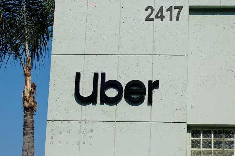 Водители Uber и Lyft используют Tesla в качестве импровизированных роботакси, что вызывает опасения по поводу безопасности