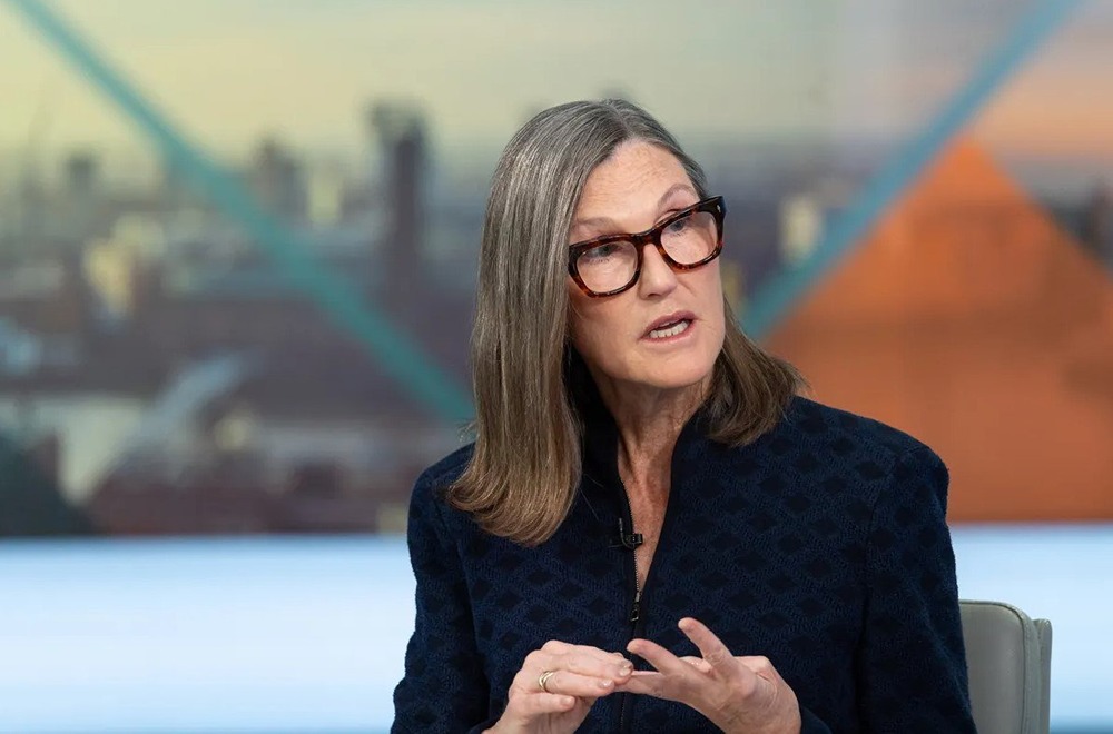 Стоит ли следовать примеру Кэти Вуд и покупать акции Alibaba сейчас?