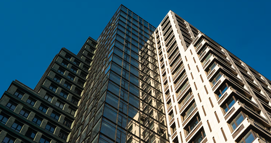 Почему цены на новостройки продолжают расти в условиях кризиса?