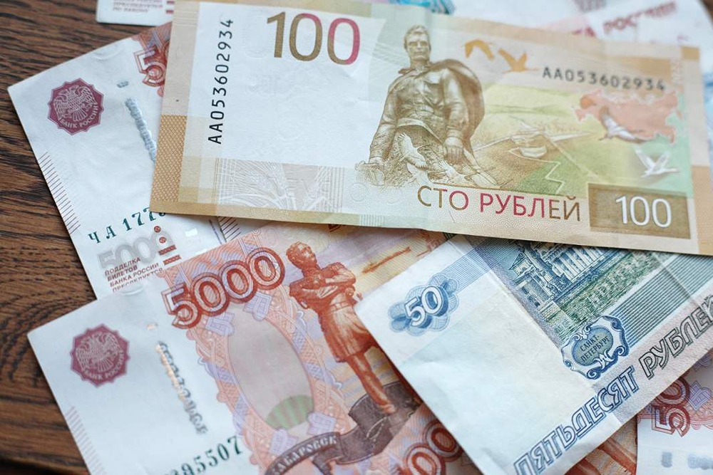 Пенсии в России 2025: рекордный разрыв с зарплатами — всего 23 тысячи рублей