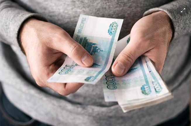 Сколько зарабатывают заключённые в российских колониях сейчас?