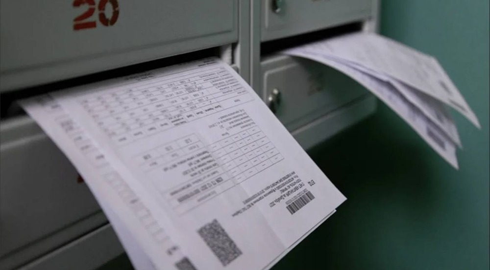 Как открытые окна в подъезде влияют на оплату отопления?