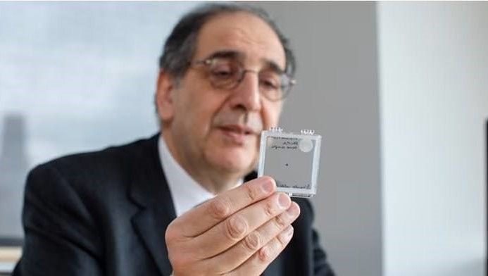 Как работает новый имплант для восстановления зрения при AMD?