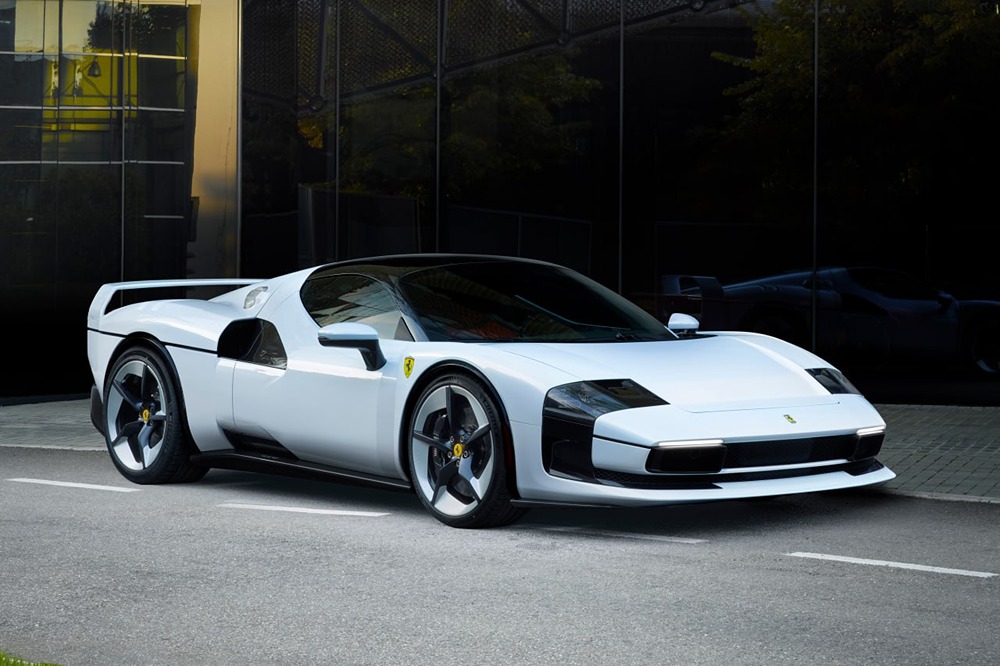 Какой суперкар Ferrari стал данью уважения легендарной F40?