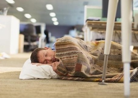 Чем опасна шестидневная рабочая неделя для здоровья россиян?

