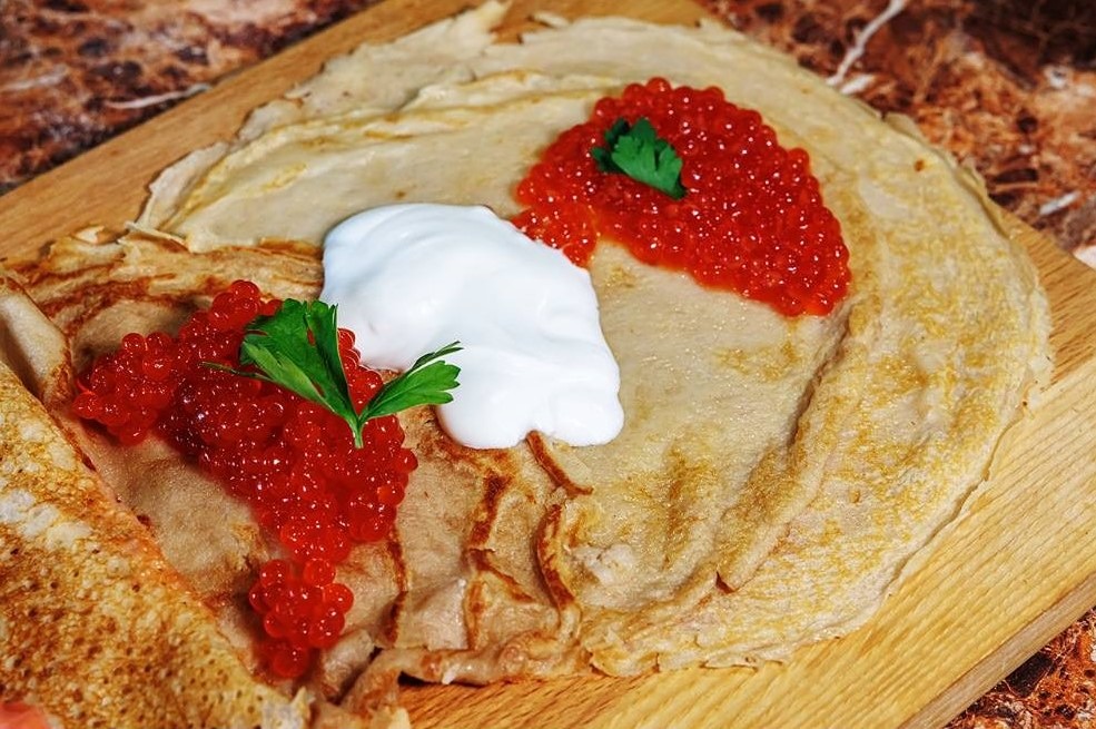 Чем опасна красная икра для здоровья: мнение диетолога?

