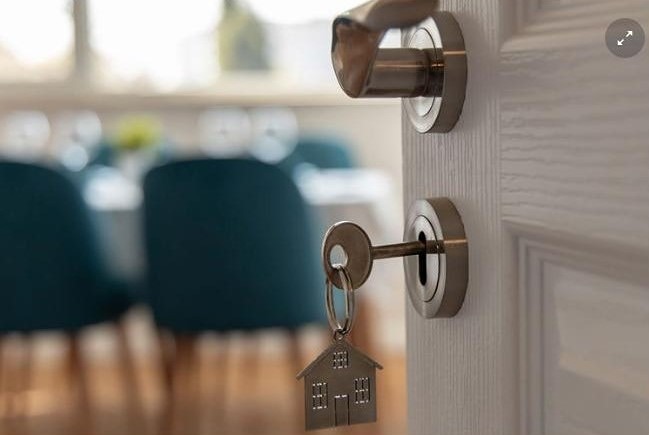 Могут ли в России признать бесхозными незарегистрированные инвестиционные квартиры?

