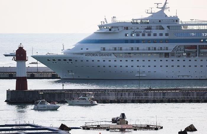 Почему лайнер Astoria Grande не может зайти в Стамбул 20 ноября 2025?

