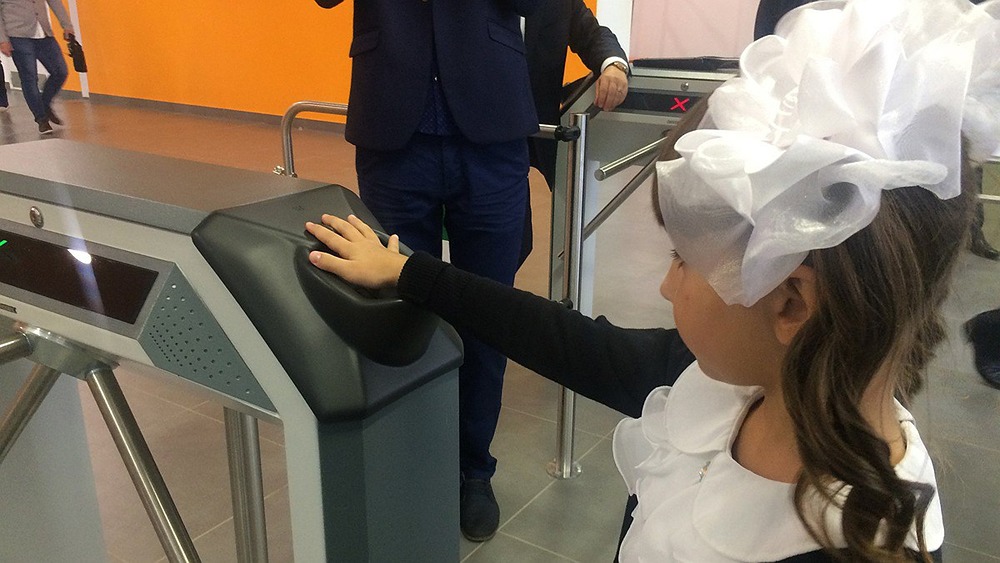 «Биометрический доступ в школы России — когда введут?»

