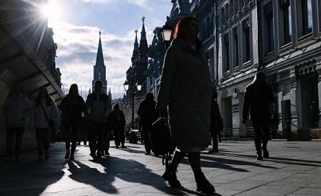 Почему разрыв в зарплатах в России стал минимальным за 25 лет — 12,7 раз?
