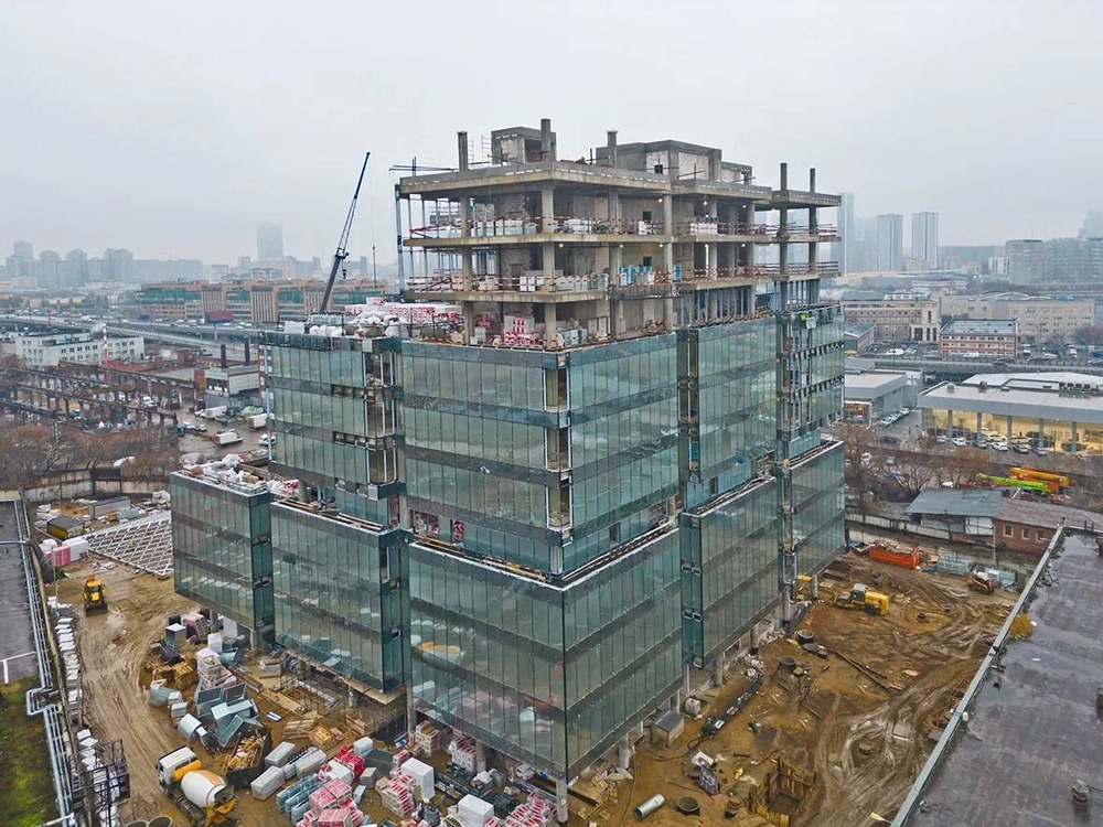 Что строит ГК ФСК на Магистральной — офисный центр из кубов?
