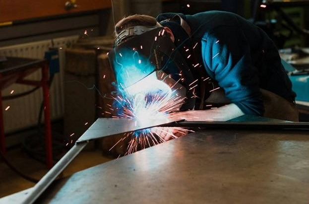 Правда ли, что сварщики в России получают до 270 000 рублей?
