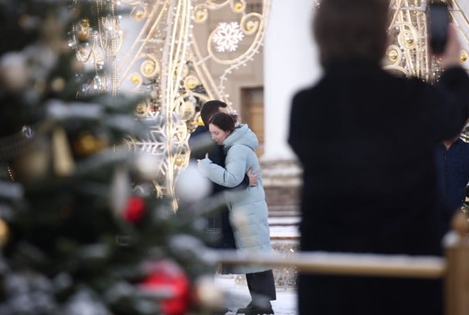 Почему объятия без согласия могут привести к уголовной ответственности?
