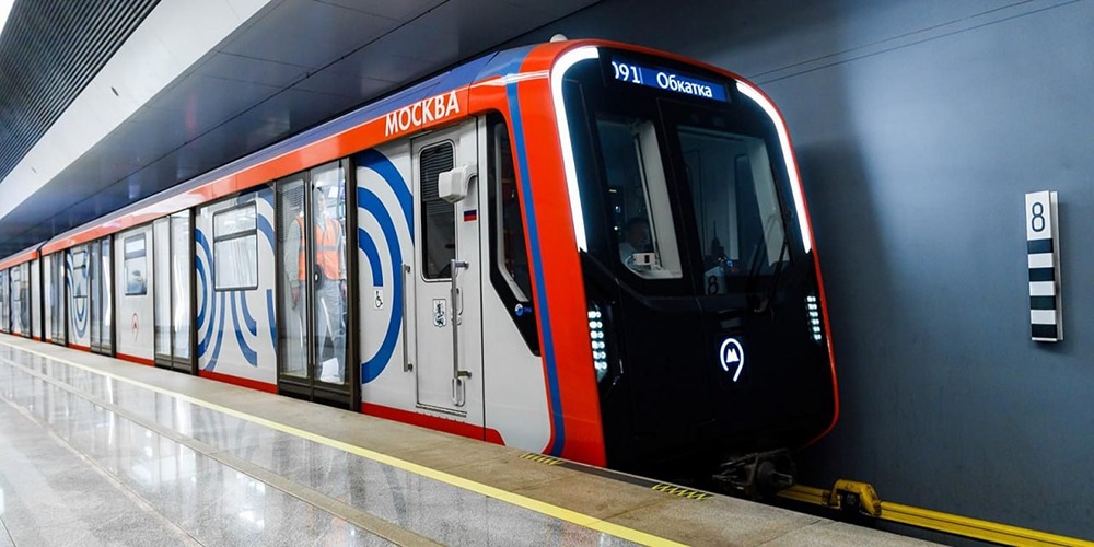Беспилотный поезд метро Москвы: когда ИИ начнёт возить пассажиров?