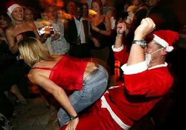 Могут ли уволить за поведение на корпоративе — что говорит Трудовой кодекс?

