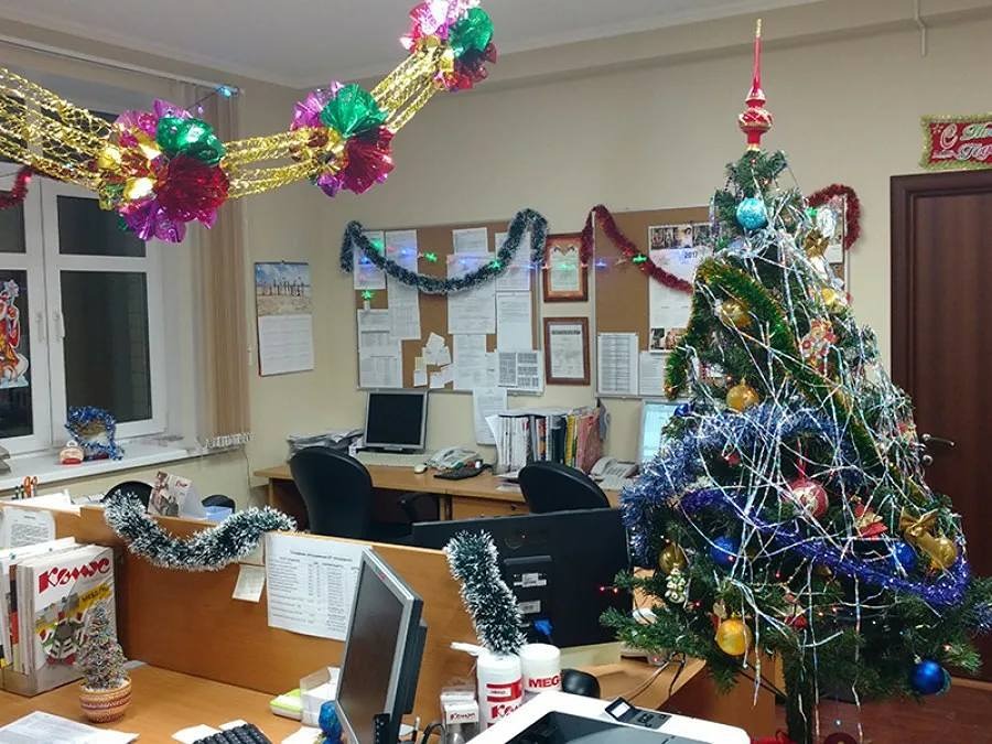 Почему за украшение офиса к Новому году могут оштрафовать на 15 000 рублей?