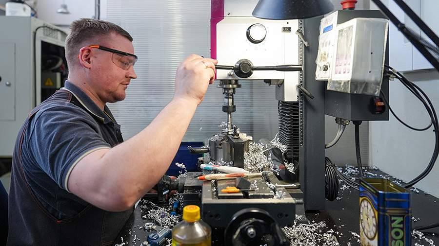 Какие профессии мужчин больше всего привлекают российских женщин?