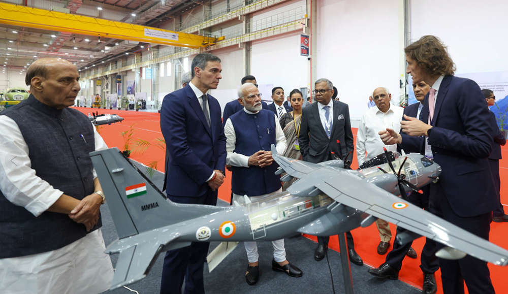 Лидеры Индии и Испании открывают первый в Индии частный завод военных самолетов