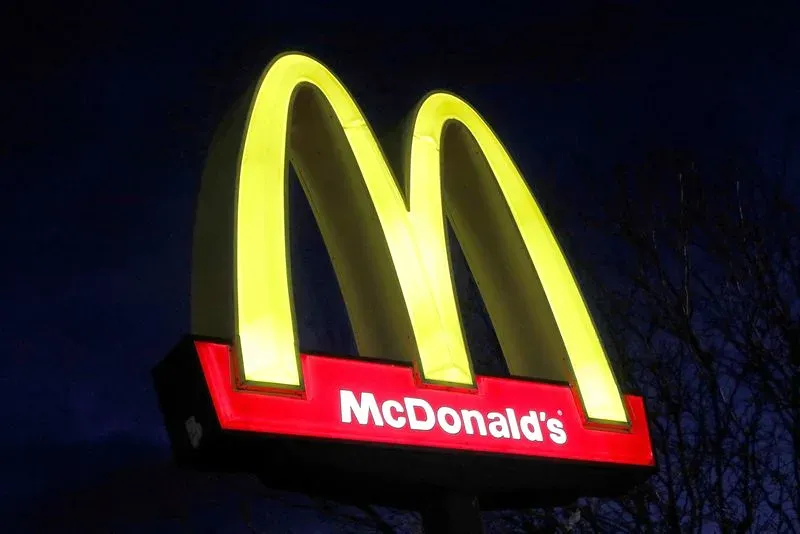 Мировые продажи McDonald's оказались ниже ожидаемых из-за слабого спроса
