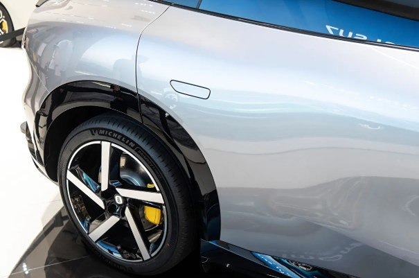 Сравнение Xiaomi и Tesla: кто быстрее выходит в прибыль?